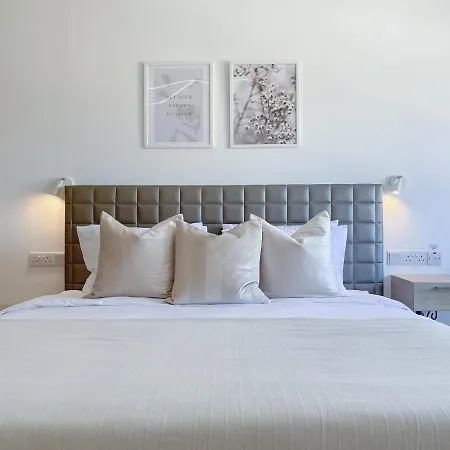 Phaedrus Living: Plateia Brillante * Λευκωσία