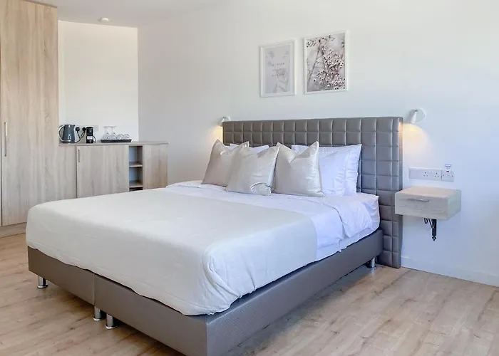 アパート Phaedrus Living: Plateia Brillante ニコシア